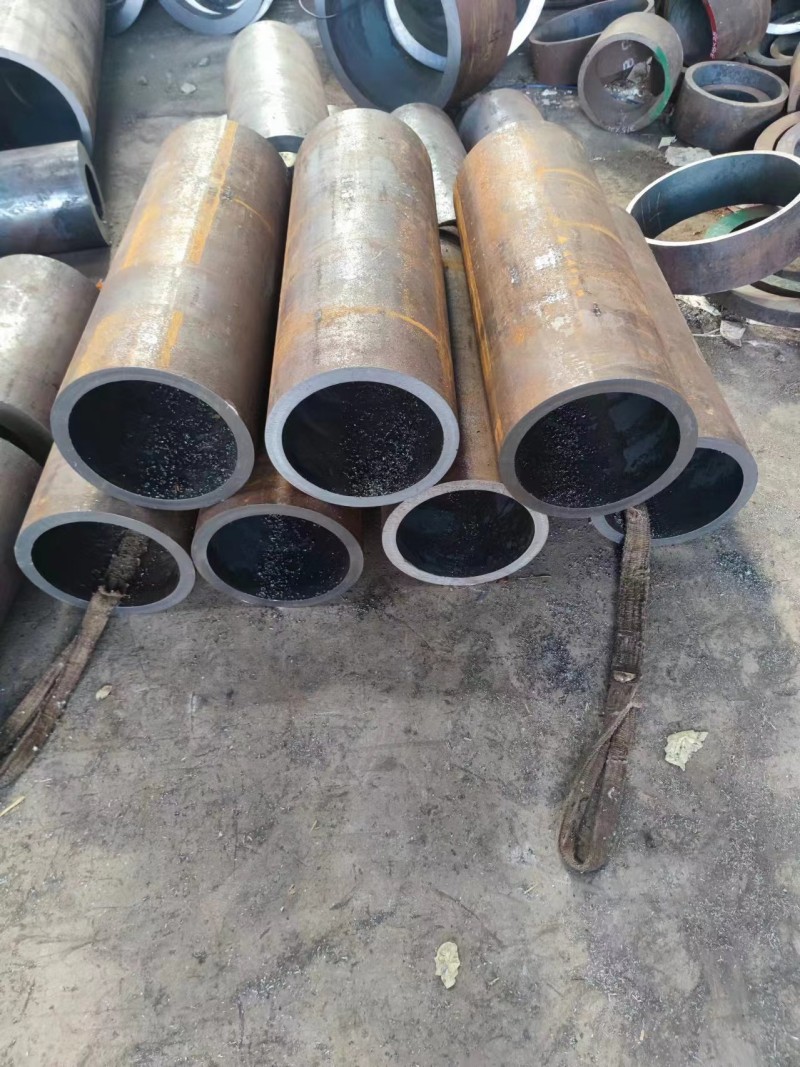 大城大城大城12Cr1MovG无缝钢管切割